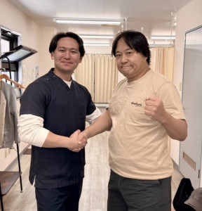 改善されて笑顔の男性